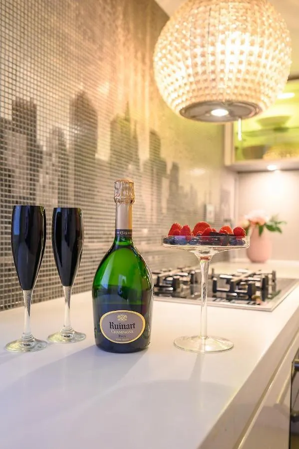 Marylin Apartment Via Della Croce Rome